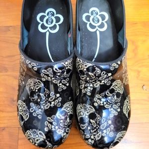 Sanita clogs